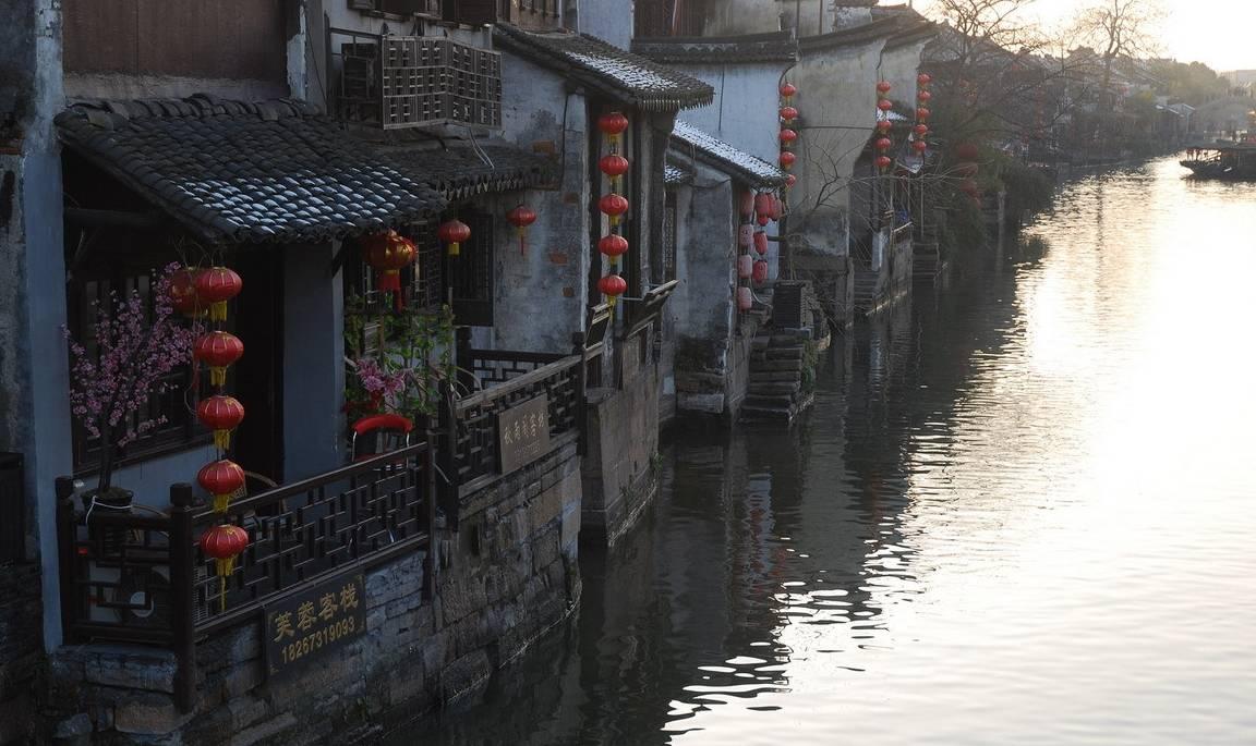 本以为是烂片，开播热度直逼第一，吴樾又把武侠片拍成了爆款